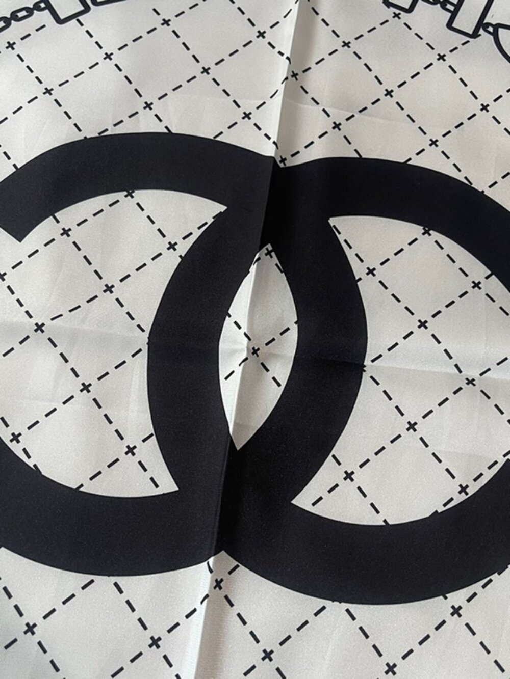 Chanel Classic CC Logo Print Silk Scarf 90cm - Picture 4 of 11